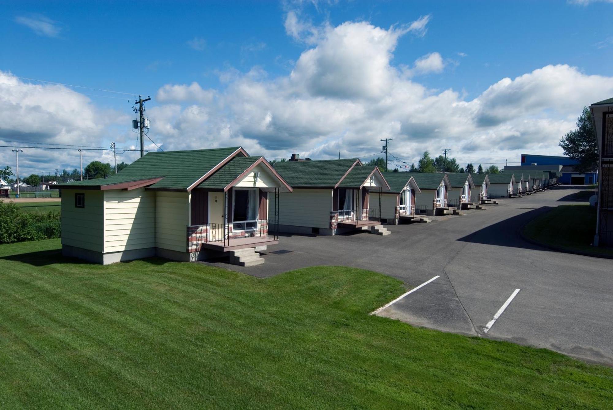 Daigle's Motel Saint Leonard Extérieur photo